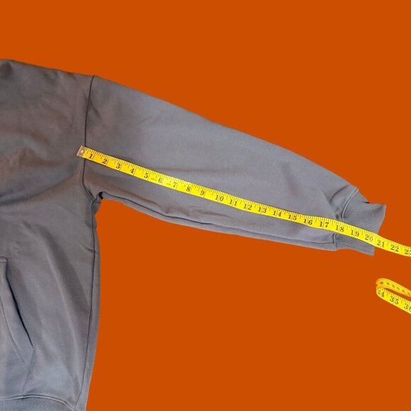 Uniqlo Charcoal Gray Fleece-Lined Hoodie – Size XL (Unisex Fit) - Picture 4 of 9